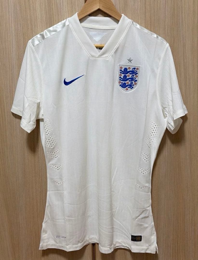 イングランド代表 2014 選手用ユニフォーム