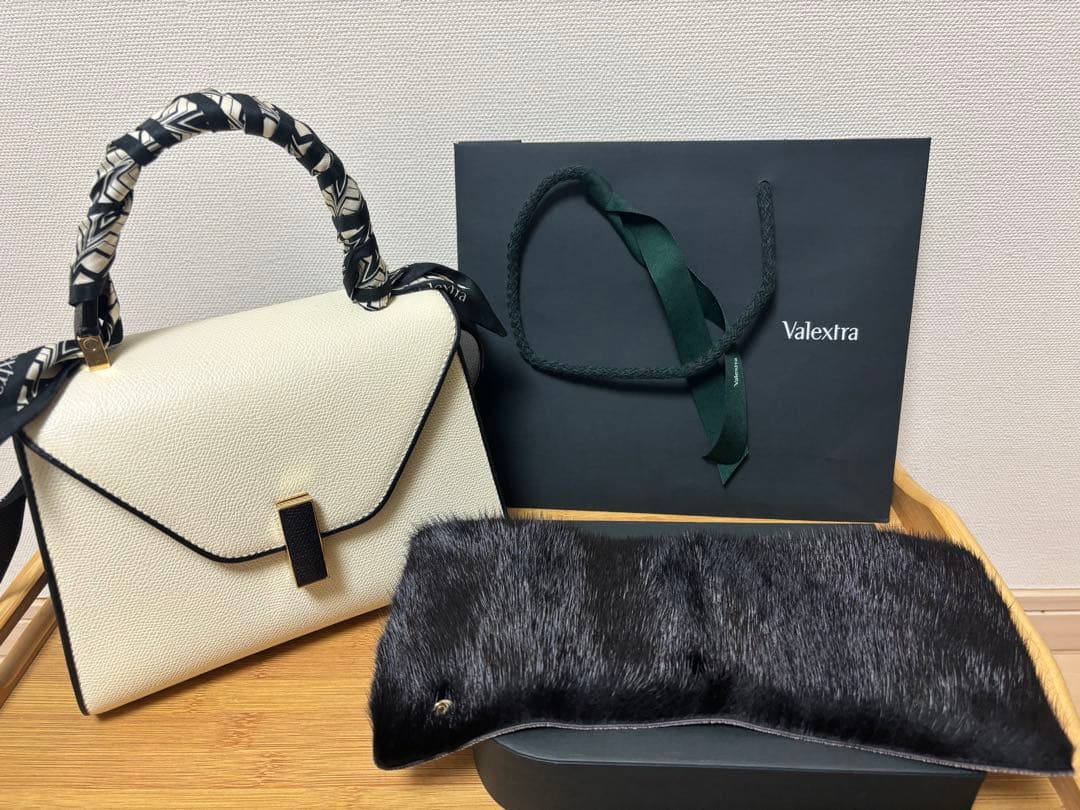 【新品未使用】Valextra ハンドルカバー　ブラック　ミンクファー