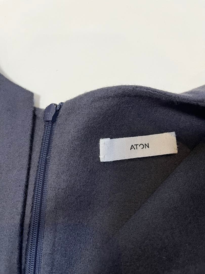 新品未使用タグ付きエイトン スリットネックドレス