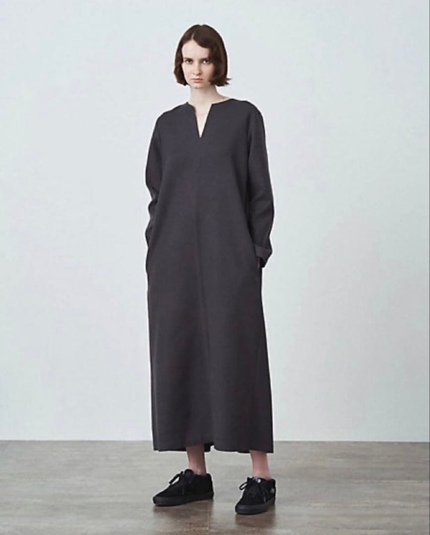 新品未使用タグ付きエイトン スリットネックドレス