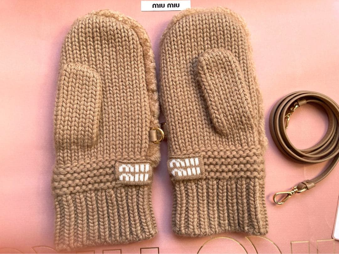 miu miu シアリングミトン ストラップ付き 未使用
