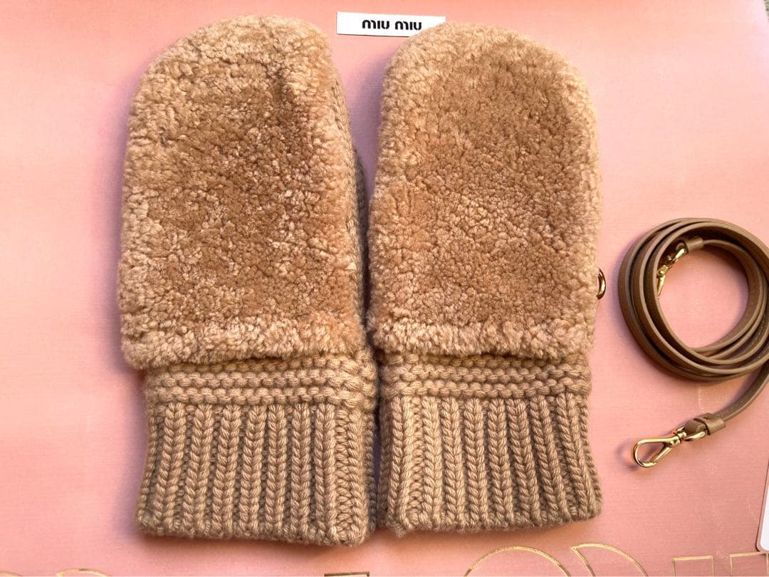 miu miu シアリングミトン ストラップ付き 未使用