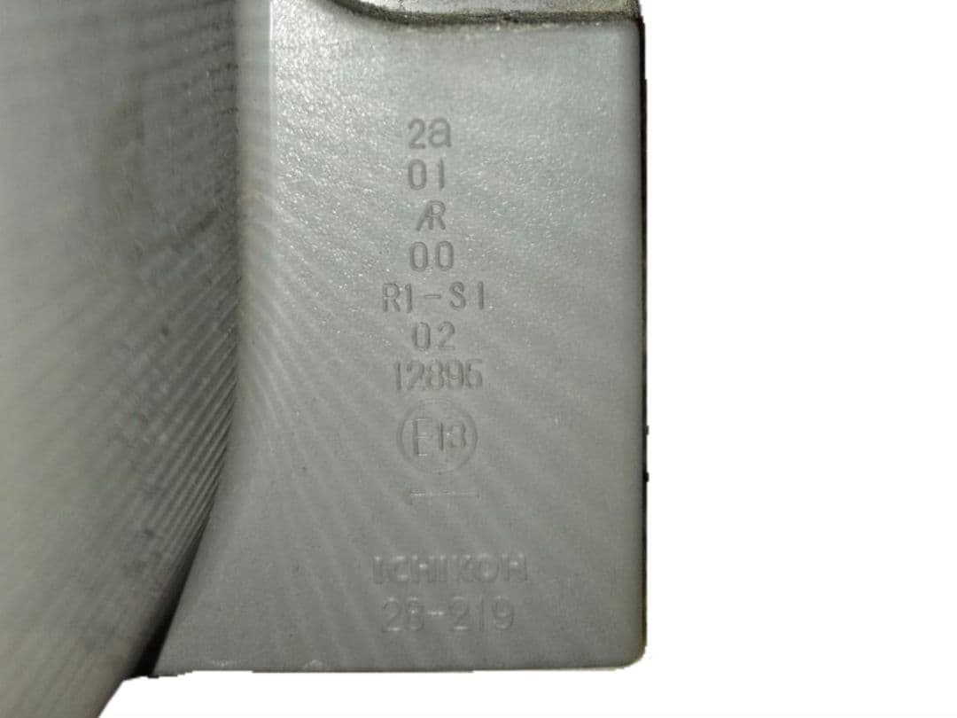 トヨタ ノア(ZRR70G)用 純正テールランプ 左右セット