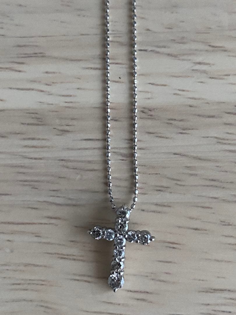 クロス　ダイヤネックレス　プラチナ　美品