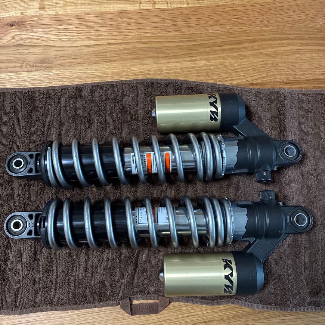 KYB サスペンション 2本セット