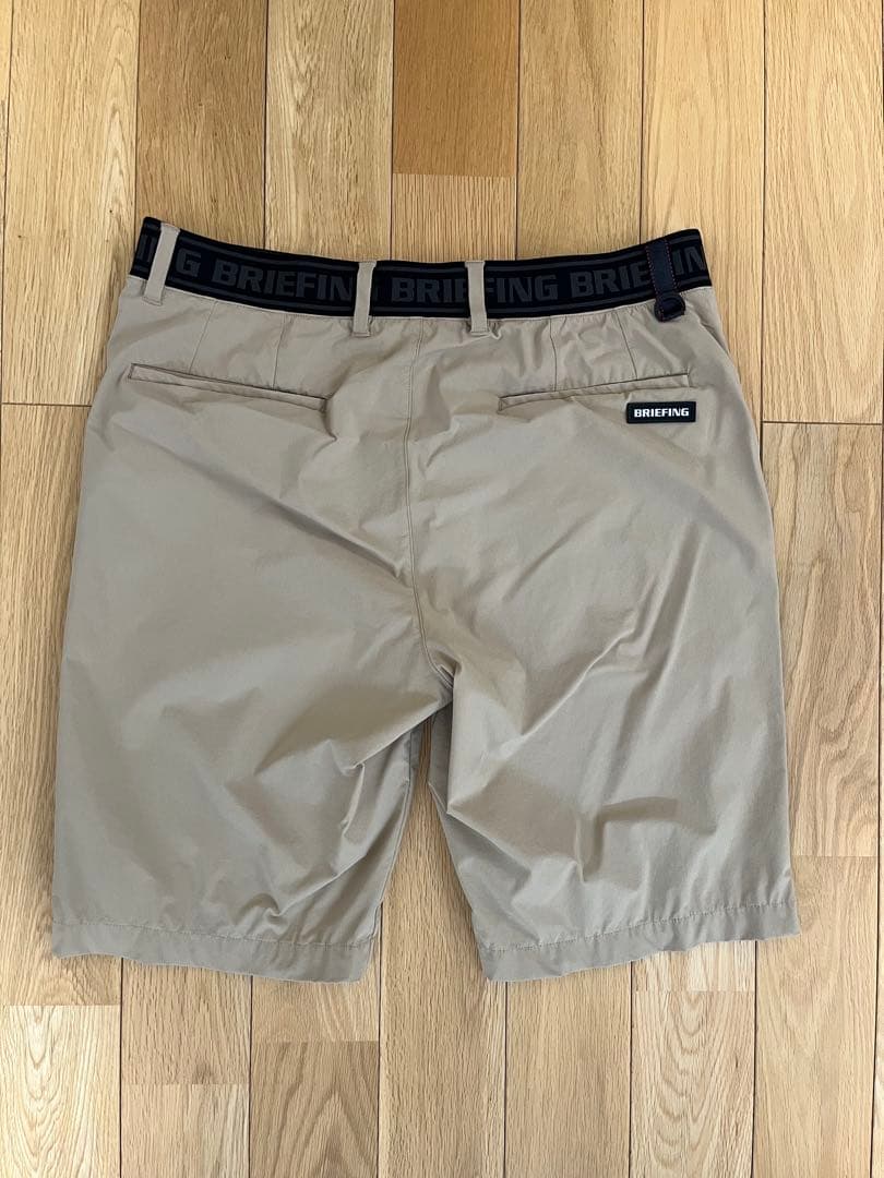 船*ン様 BRIEFING ベージュ ショートパンツ