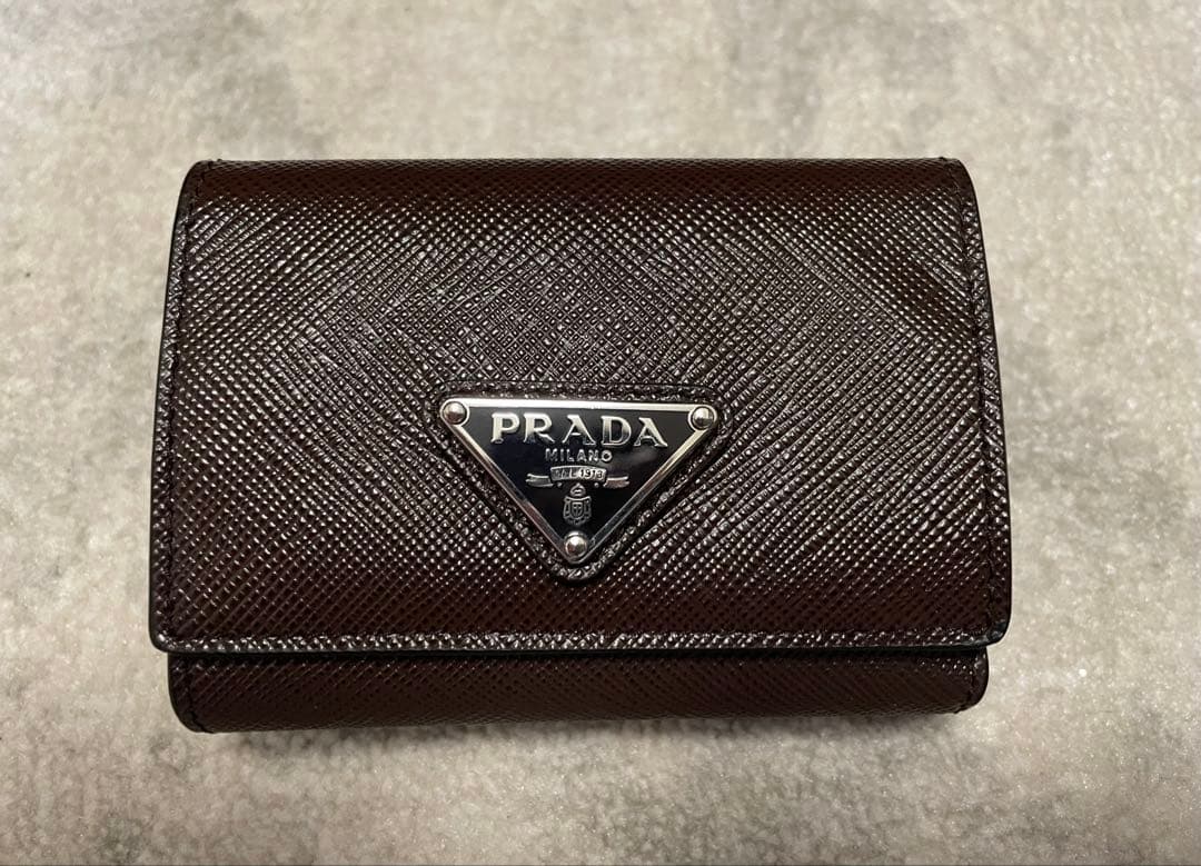 未使用　PRADA 三つ折り　ミニ　財布　2MH042 ダークブラウン