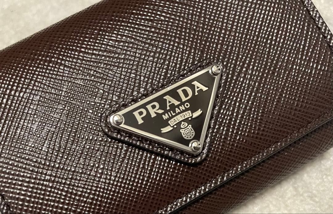 未使用　PRADA 三つ折り　ミニ　財布　2MH042 ダークブラウン