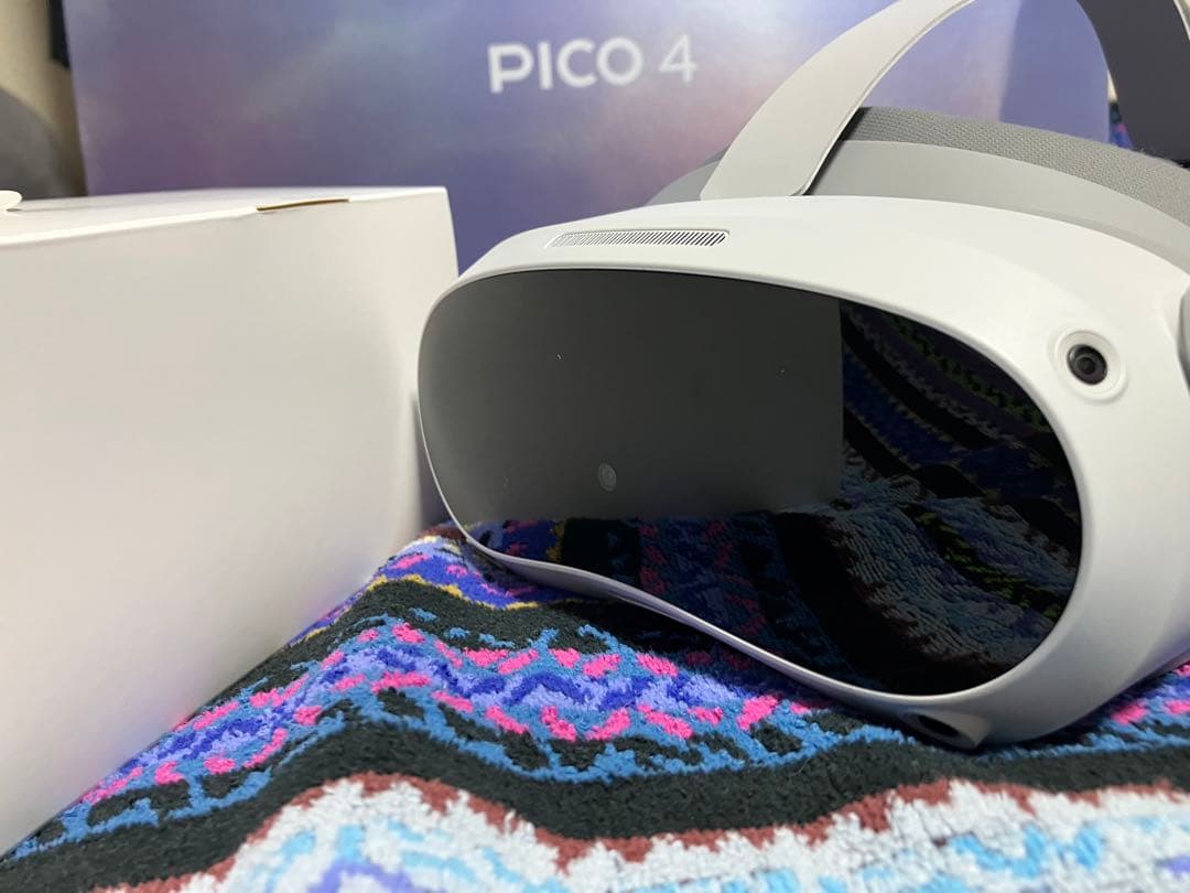 【 PICO4 128GB 】VRHMD　フルセット +社外アクセサリー数点