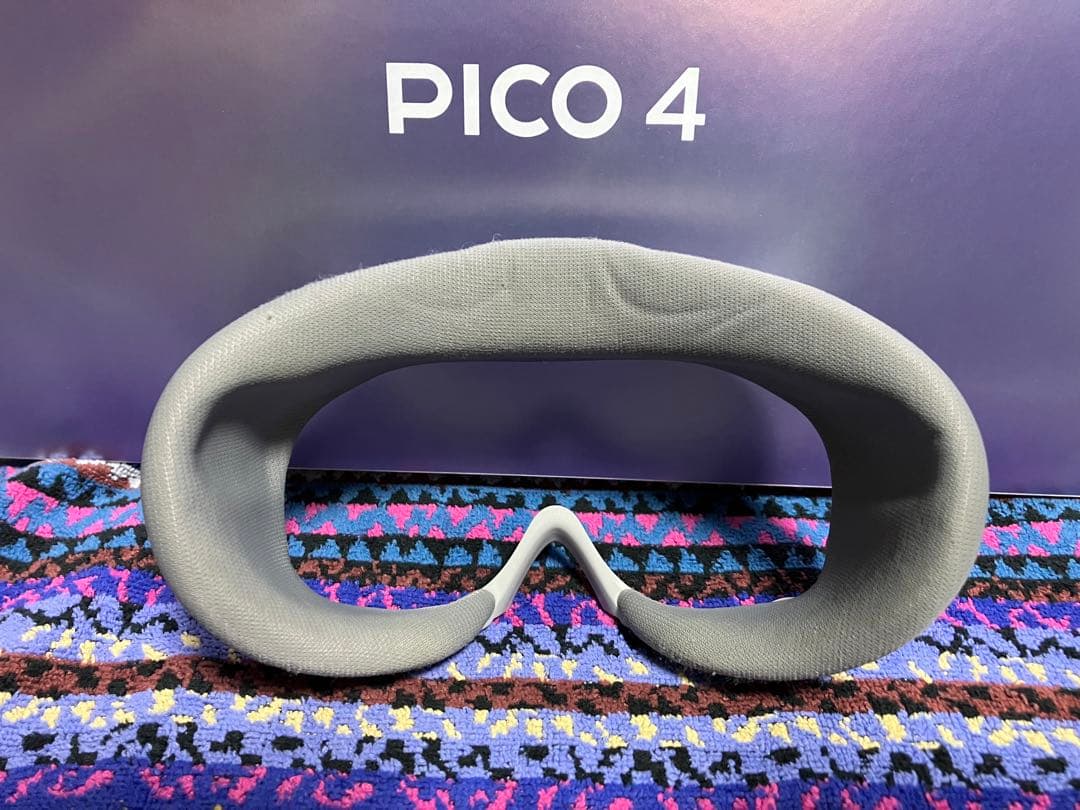 【 PICO4 128GB 】VRHMD　フルセット +社外アクセサリー数点