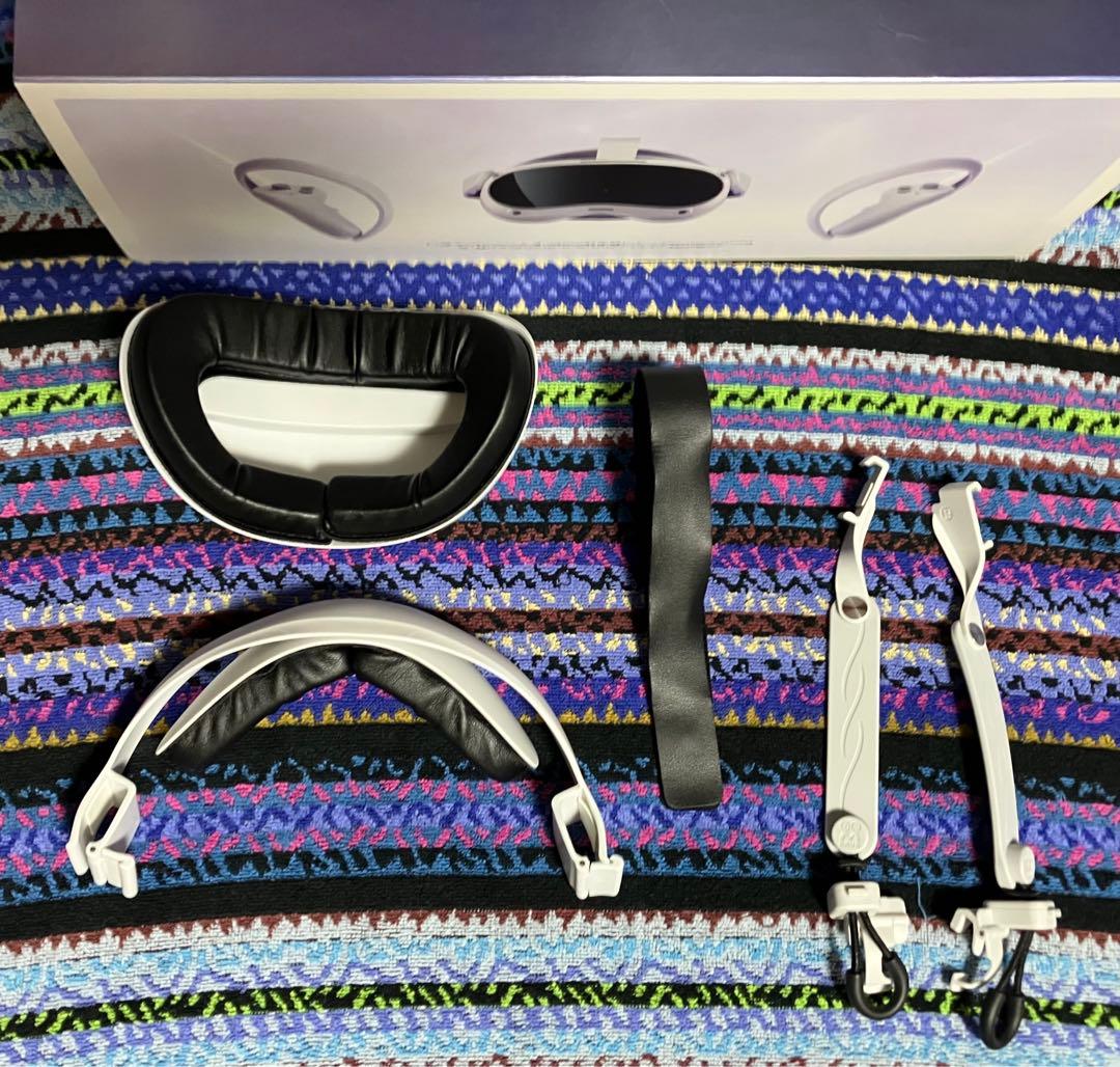 【 PICO4 128GB 】VRHMD　フルセット +社外アクセサリー数点