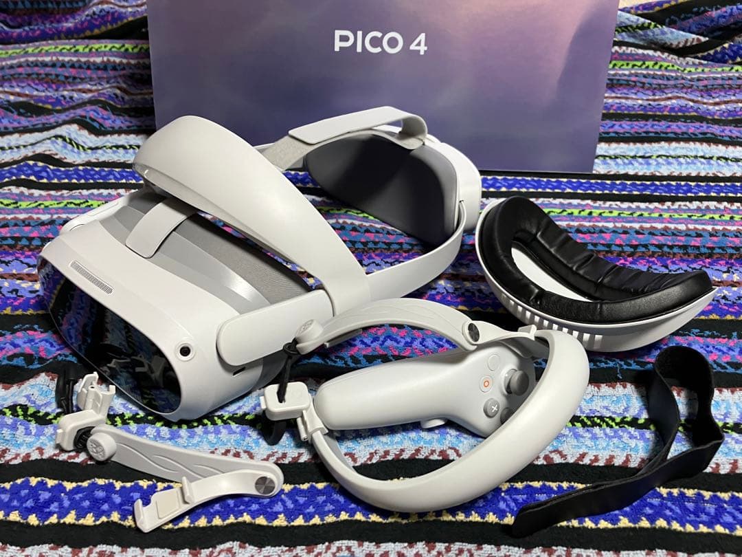 【 PICO4 128GB 】VRHMD　フルセット +社外アクセサリー数点