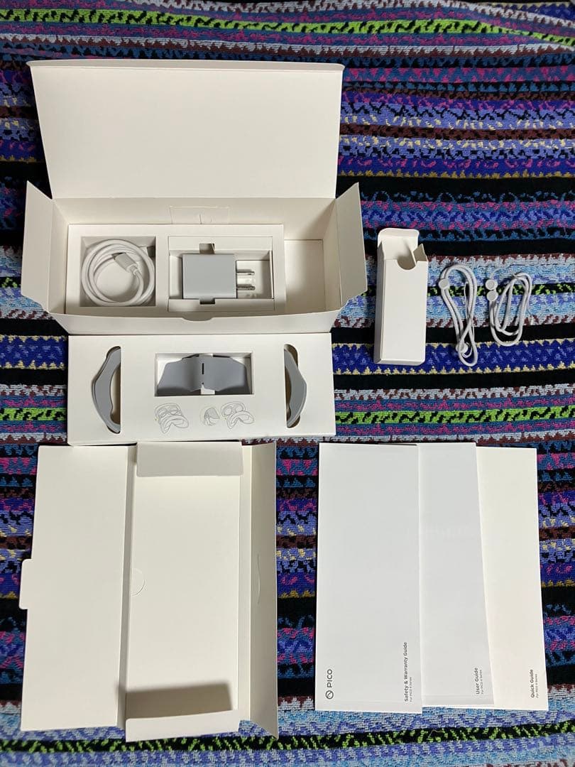 【 PICO4 128GB 】VRHMD　フルセット +社外アクセサリー数点