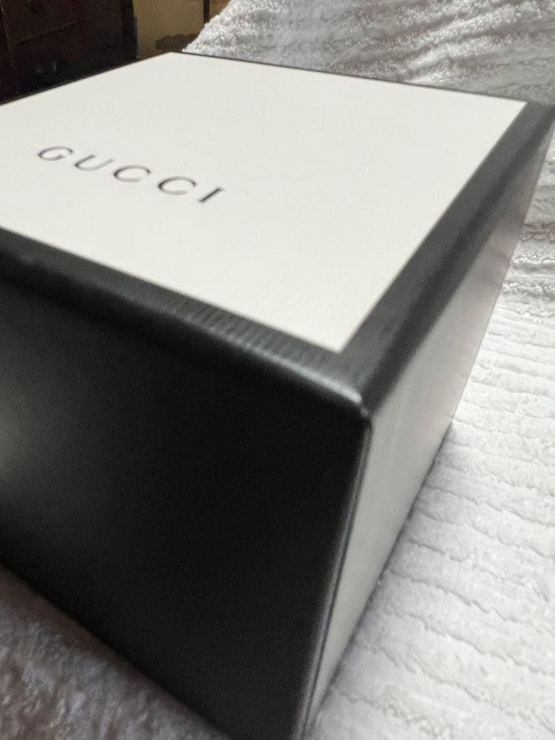 今だけ値下げGUCCI グリーン/レッド ラバーベルト時計ユニセックス