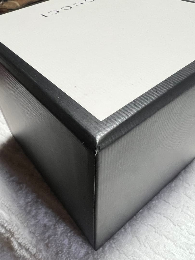 今だけ値下げGUCCI グリーン/レッド ラバーベルト時計ユニセックス