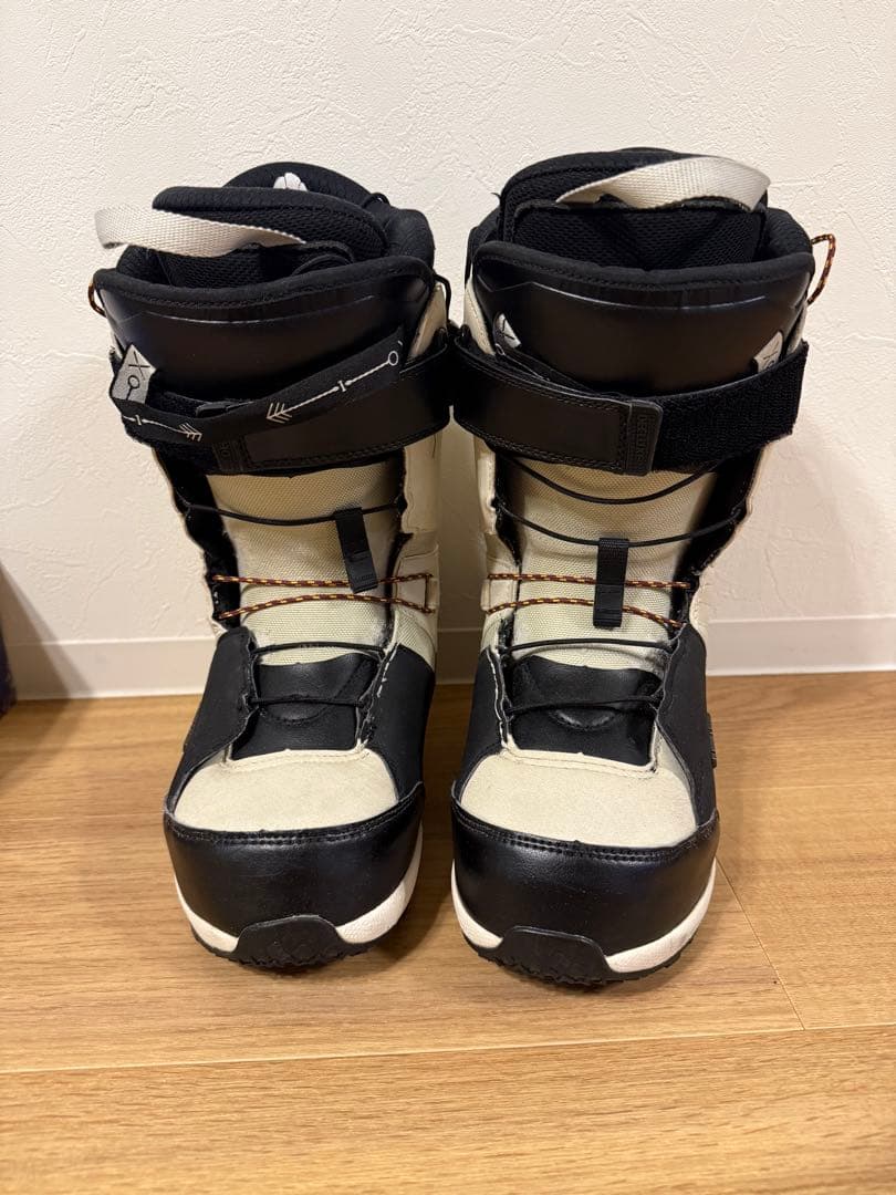 DEELUXE EMPIRE LARA 21-22モデル