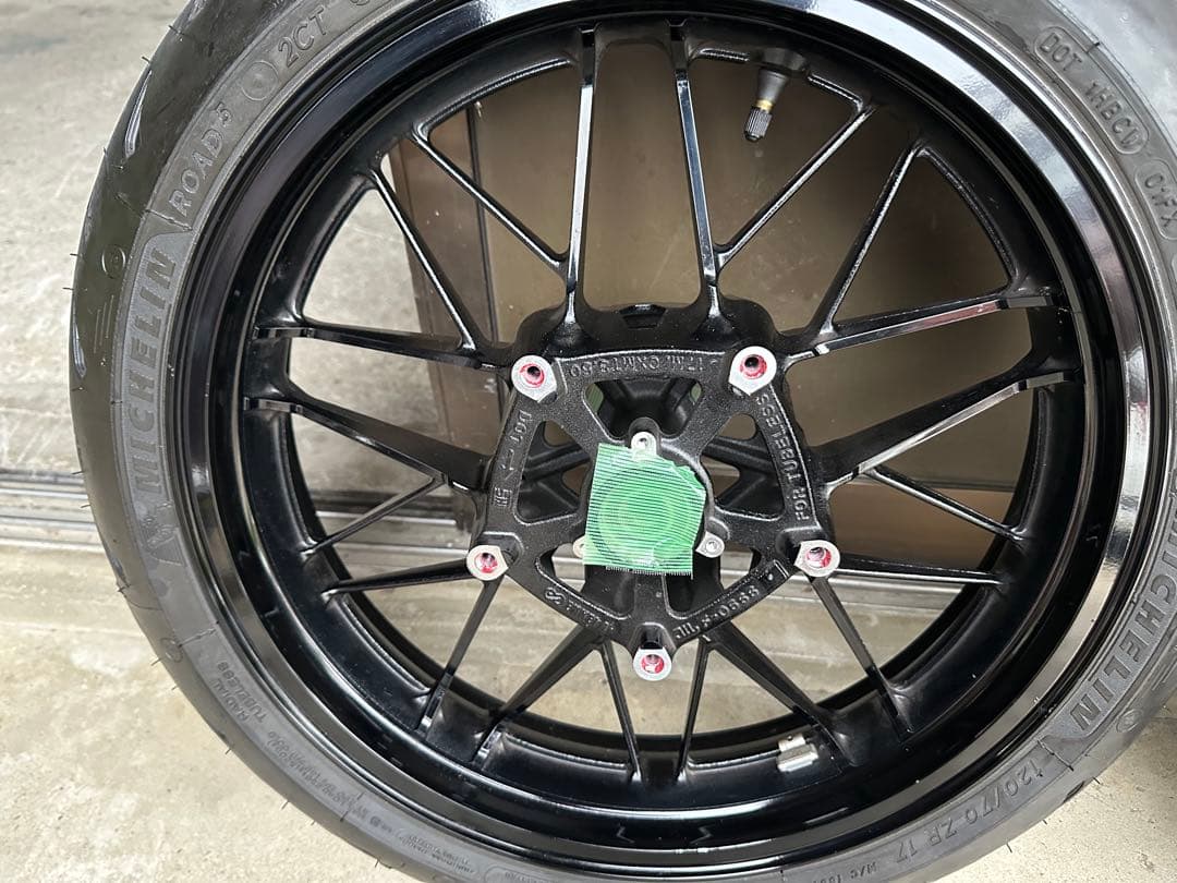 Z900RS 純正ホイール　ミシュランロード5 前後セット