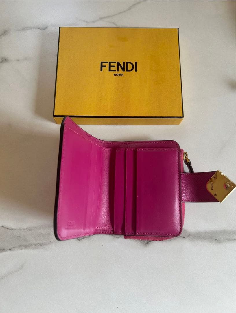 【最終値下げ♪】FENDI 財布　伊勢丹【即日発送】