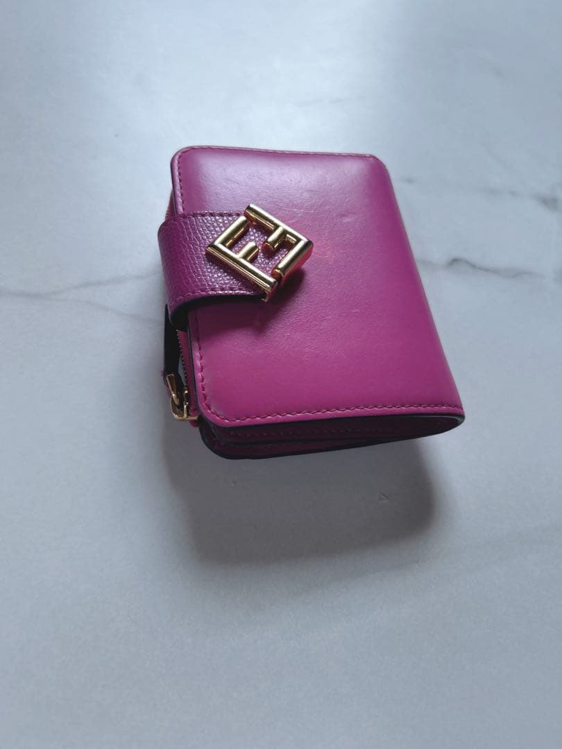 【最終値下げ♪】FENDI 財布　伊勢丹【即日発送】