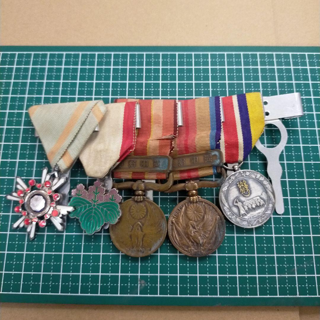 旧日本軍勲章のセット 軍事メダルセット 多様なデザイン