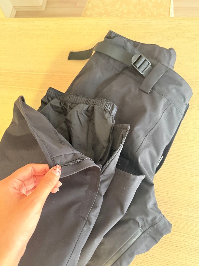 AWKA ブラック スノーボードパンツ　男女兼用 防水・保温