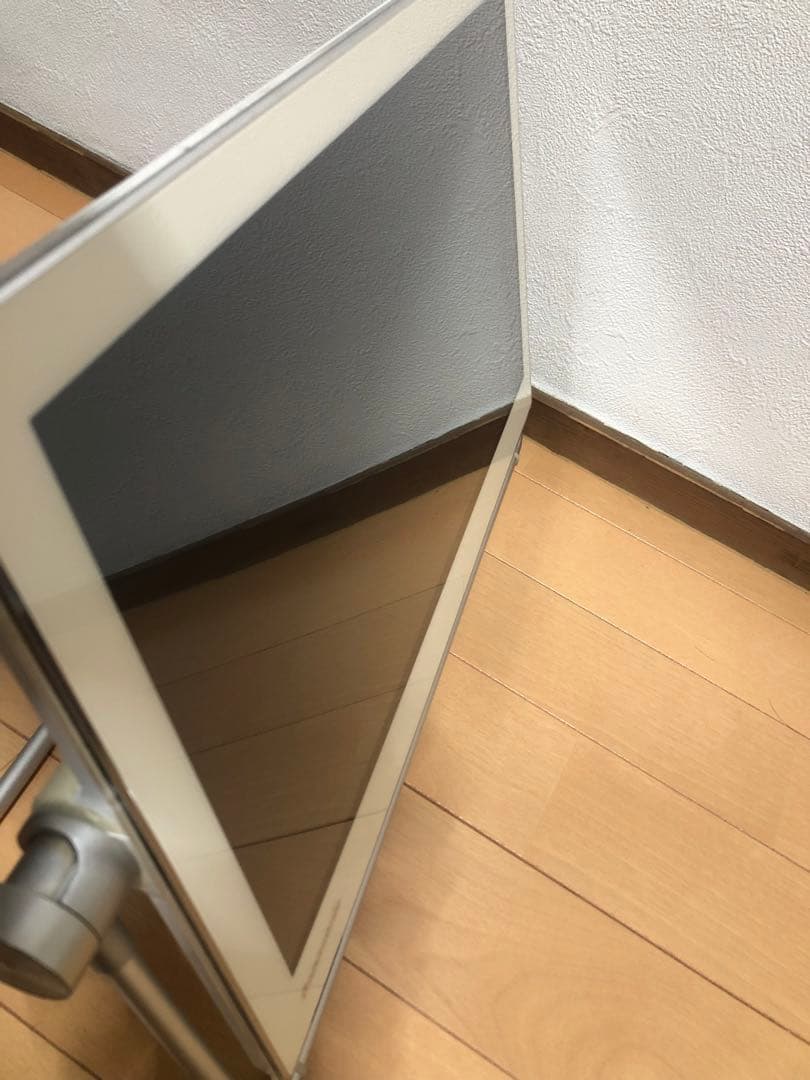 【中古美品】防水ポータブルテレビHDD/DVD / Blu-ray内蔵 ホワイト