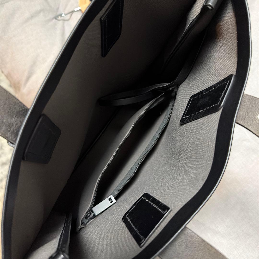 FERRAGAMO グレー トートバッグ