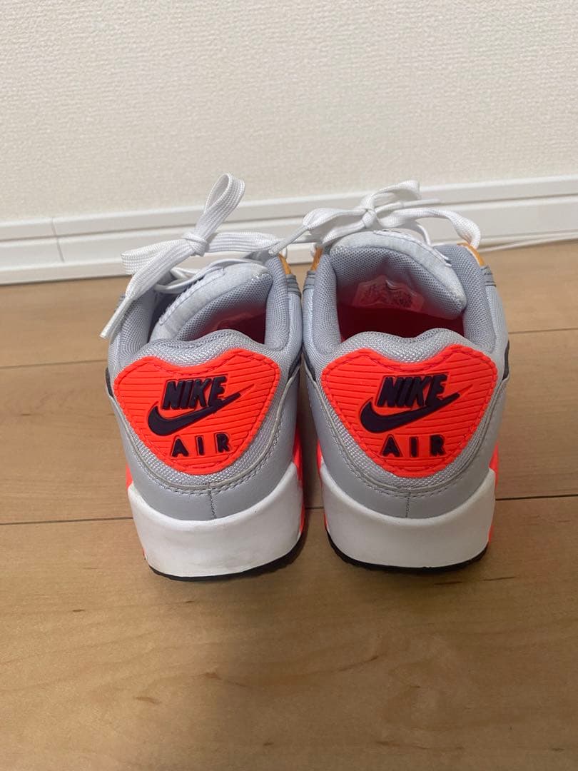 ナイキ　ウィメンズ　エアマックス90　グレー　スニーカー