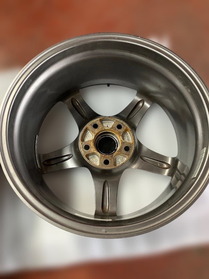 週末価格　エンケイ　PF05 17インチ 7J 114.3 インセット45 2本