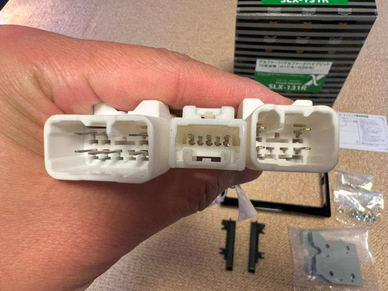 ★ isejun★SLX-131R カーナビ取付キット