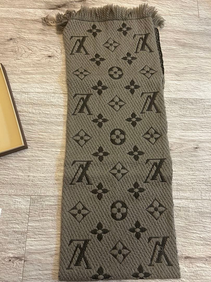 ルイヴィトン　マフラー　ブラウン　エシャルプ・ロゴマニア（M72242）