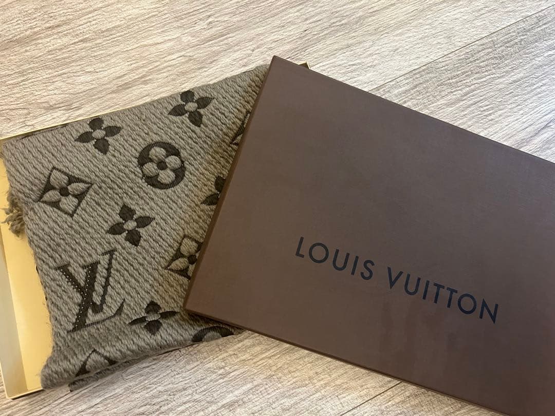 ルイヴィトン　マフラー　ブラウン　エシャルプ・ロゴマニア（M72242）