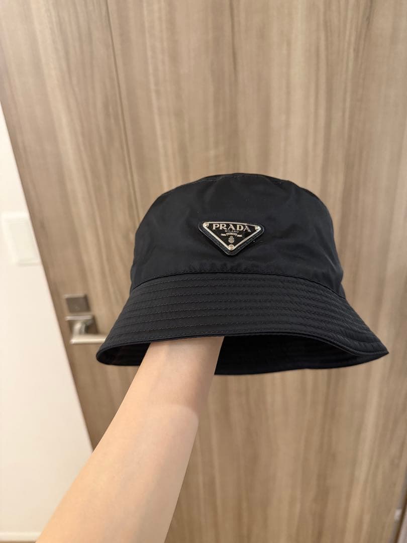 PRADA ブラック バケットハット ユニセックス