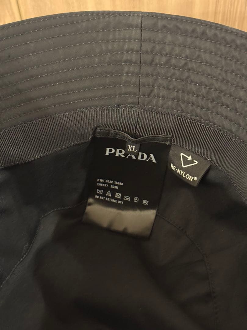 PRADA ブラック バケットハット ユニセックス