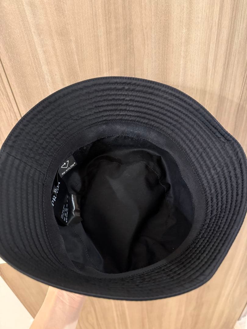 PRADA ブラック バケットハット ユニセックス