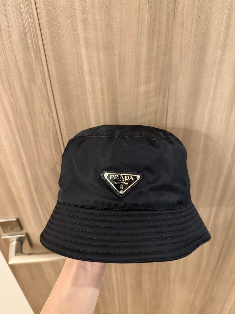 PRADA ブラック バケットハット ユニセックス