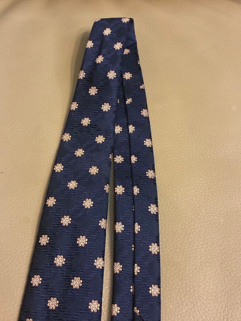 おでんニキ【未使用】フランコバッシ　花小紋柄　ネイビー　イエロー　ネクタイ
