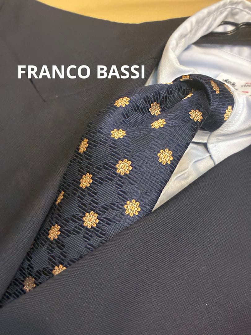 おでんニキ【未使用】フランコバッシ　花小紋柄　ネイビー　イエロー　ネクタイ