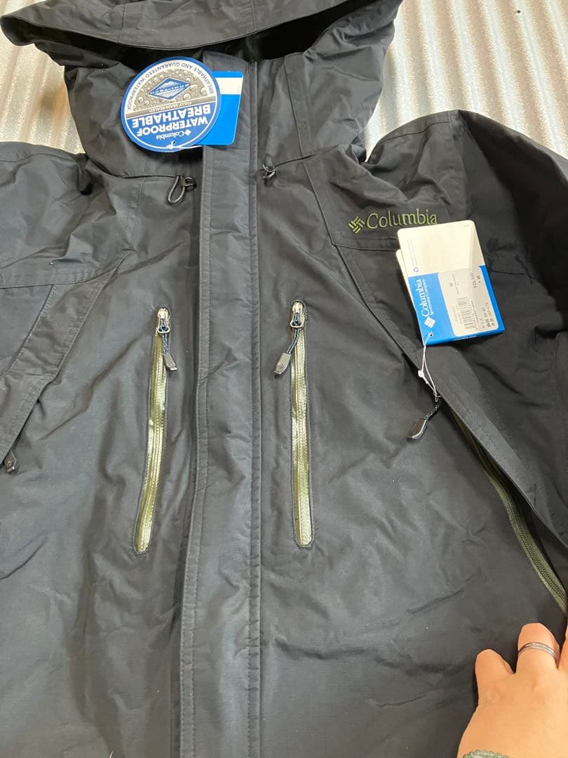 未使用　コロンビア　スノボウェア　S 上着　ジャケット　アウター　メンズ　黒