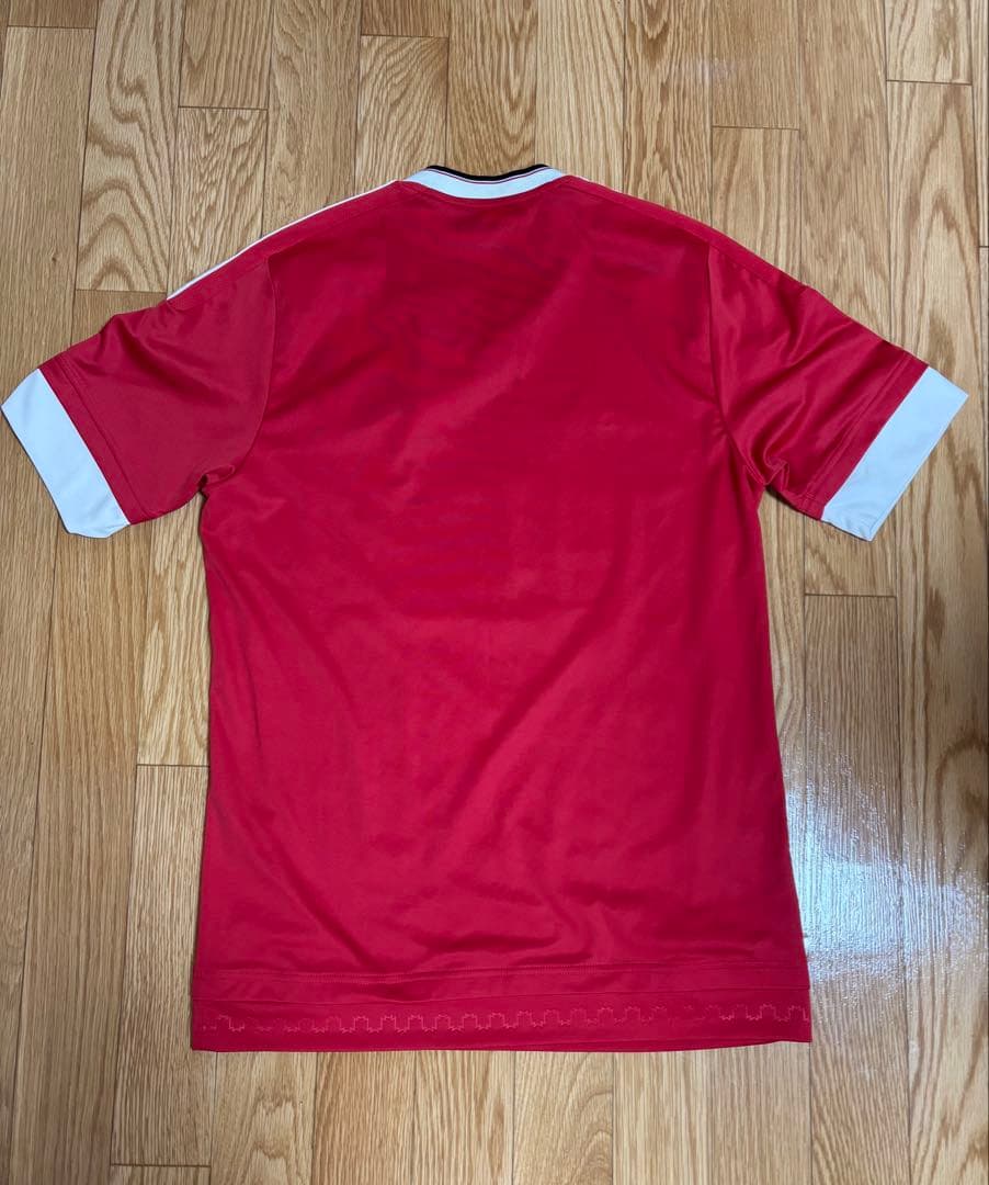 Manchester United adidas レッドシャツ