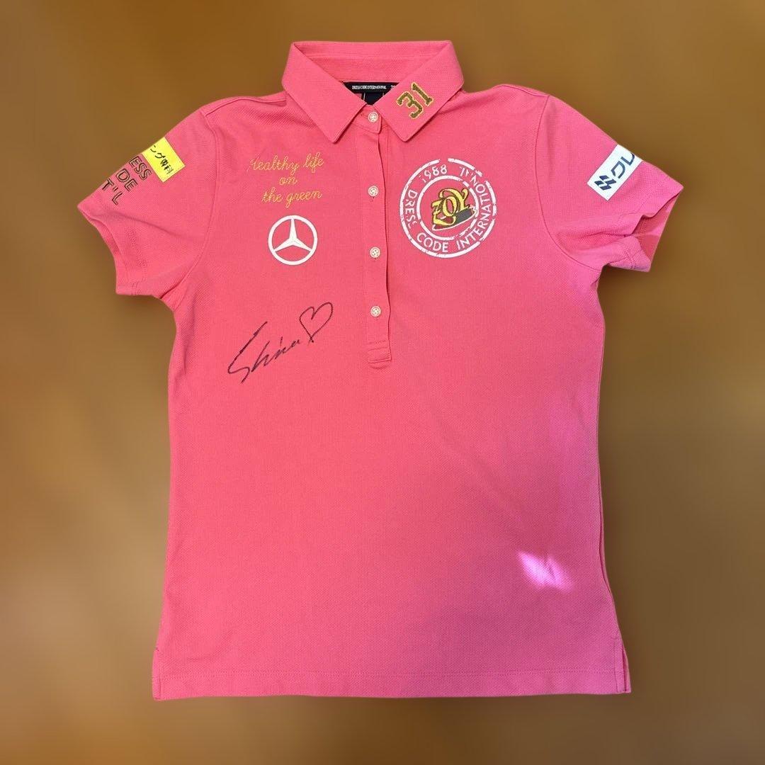 先日初優勝した、金澤志奈ちゃんのサイン入りのZoy ピンク 半袖ポロシャツ です
