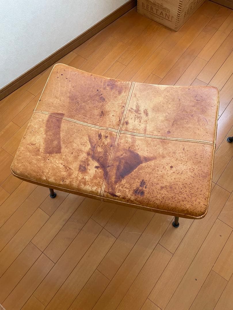 TRUCK トラックファニチャー FURROWED レザー スツール