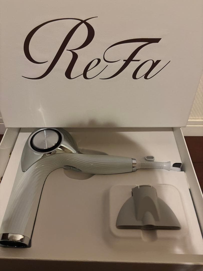 リファ白ドライヤーproプロ　スタンド付き