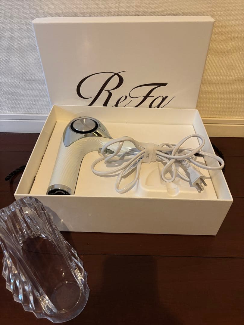 リファ白ドライヤーproプロ　スタンド付き