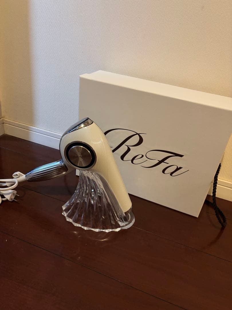 リファ白ドライヤーproプロ　スタンド付き