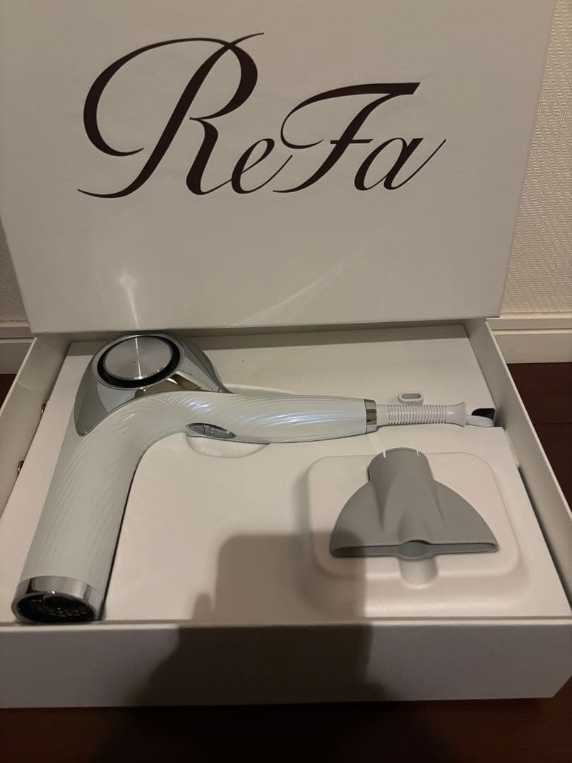 リファ白ドライヤーproプロ　スタンド付き