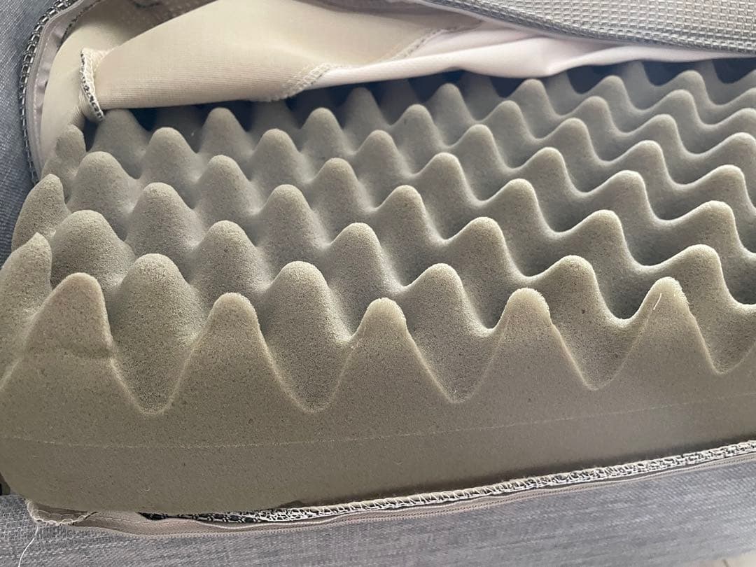 【先着!大幅値引】西川体圧分散敷き布団・SUYARA「厚さ9㎝」セミダブル