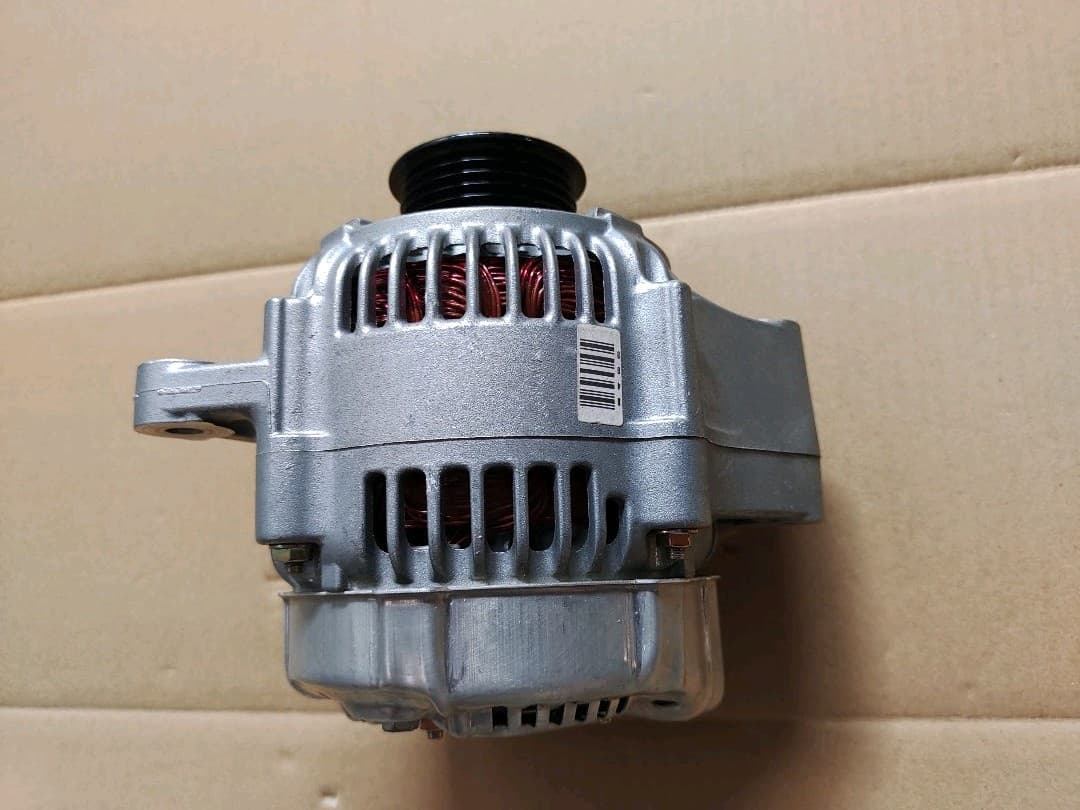 【新品未使用】トヨタ純正　オルタネーター　27060-16270 AE95