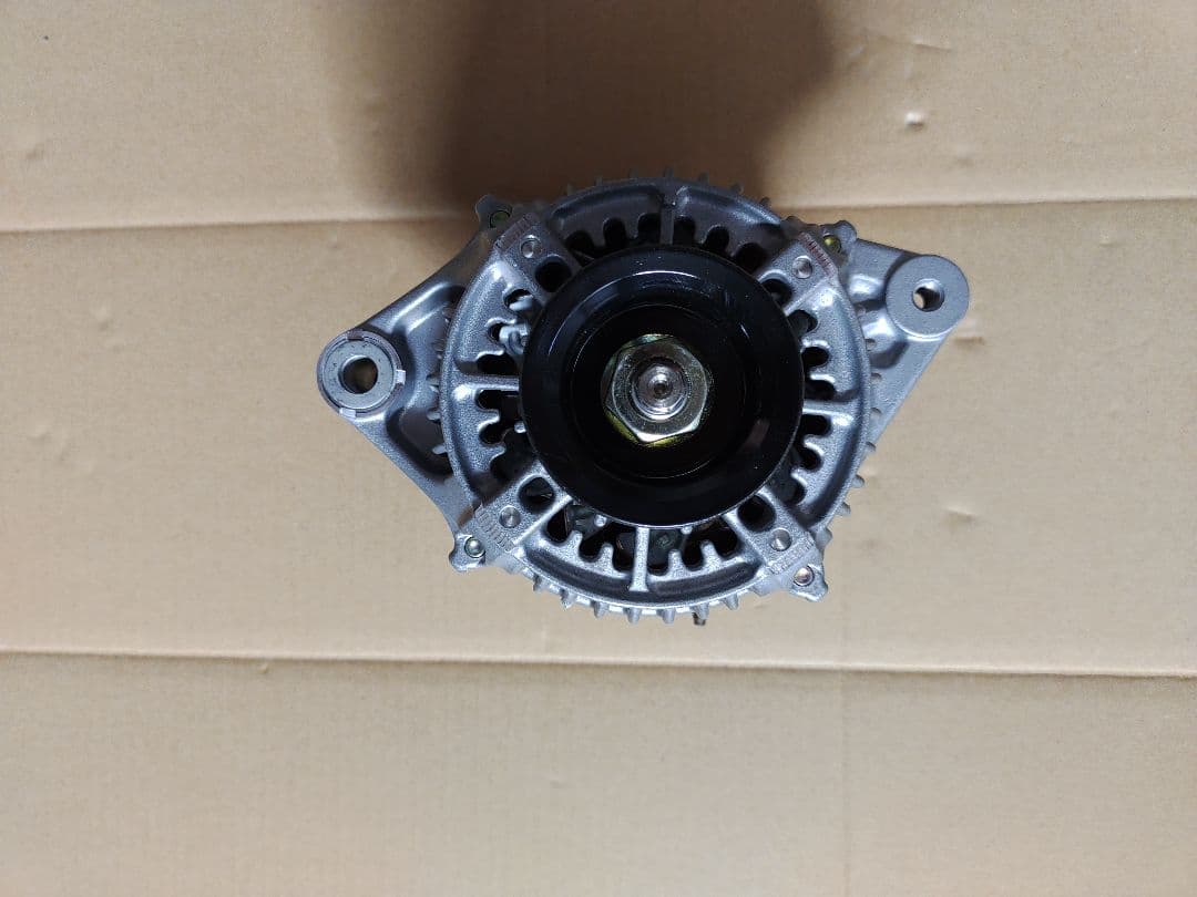 【新品未使用】トヨタ純正　オルタネーター　27060-16270 AE95