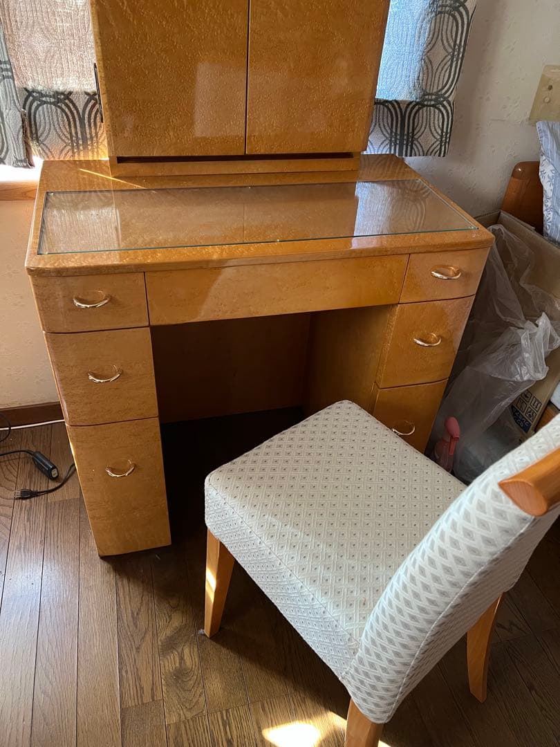 【送料込】大塚家具　高級三面鏡ドレッサー　鏡裏収納あり　椅子出品